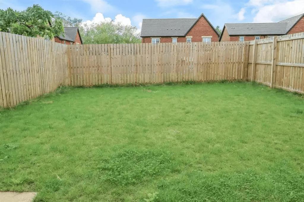 3 Bed Home In Peaceful Village Darlington Middleton One Row エクステリア 写真
