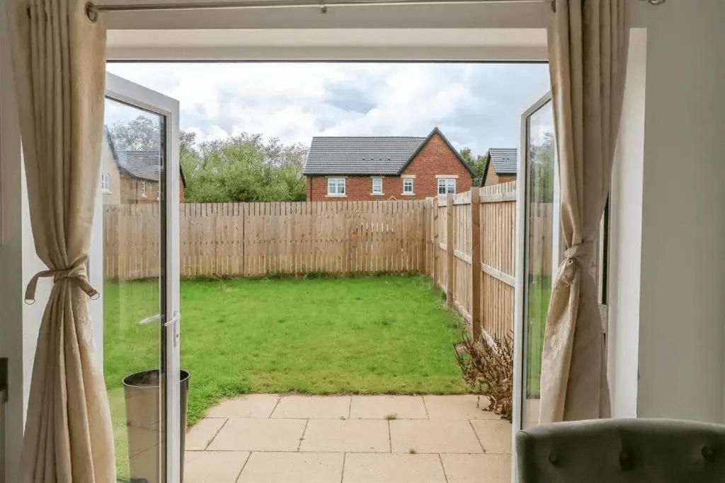 3 Bed Home In Peaceful Village Darlington Middleton One Row エクステリア 写真